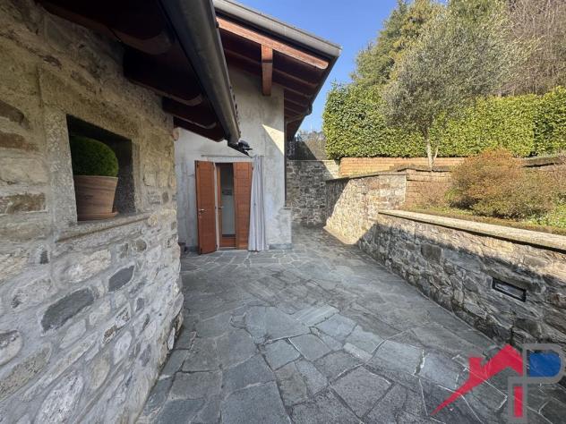 casa indipendente in vendita a Caprino Bergamasco in zona Celana