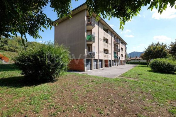 appartamento in vendita a Caprino Bergamasco in zona Prato