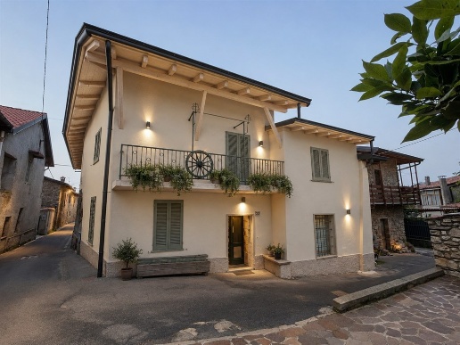 casa indipendente in vendita a Caprino Bergamasco in zona Ombria
