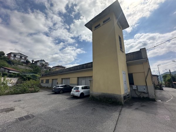 ufficio in vendita a Caprino Bergamasco in zona Ombria