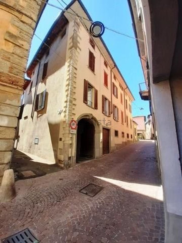 appartamento in vendita a Caprino Bergamasco in zona Ombria