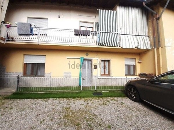 appartamento in vendita a Caprino Bergamasco in zona Ombria