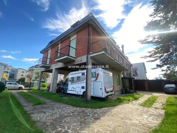 casa indipendente in vendita a Caravaggio