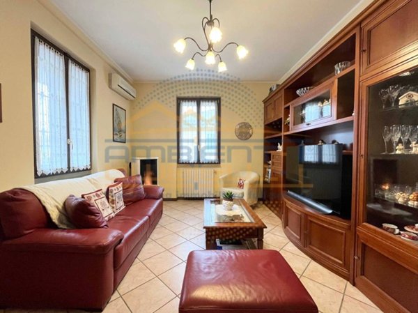 casa indipendente in vendita a Caravaggio