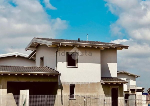 casa indipendente in vendita a Caravaggio