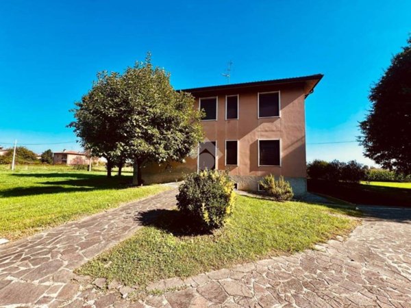 casa indipendente in vendita a Caravaggio