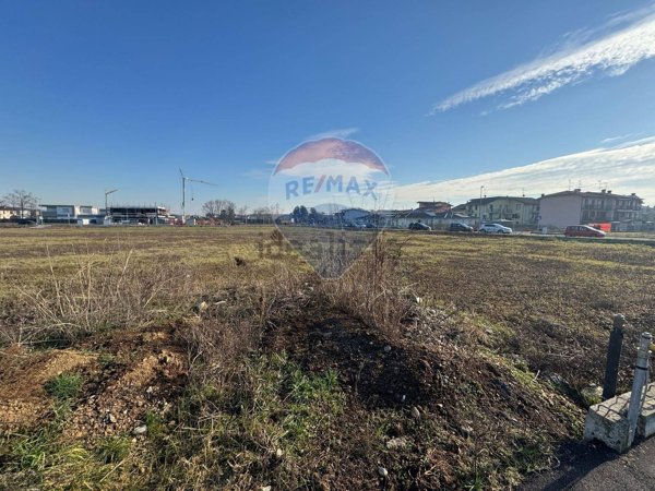 terreno edificabile in vendita a Caravaggio