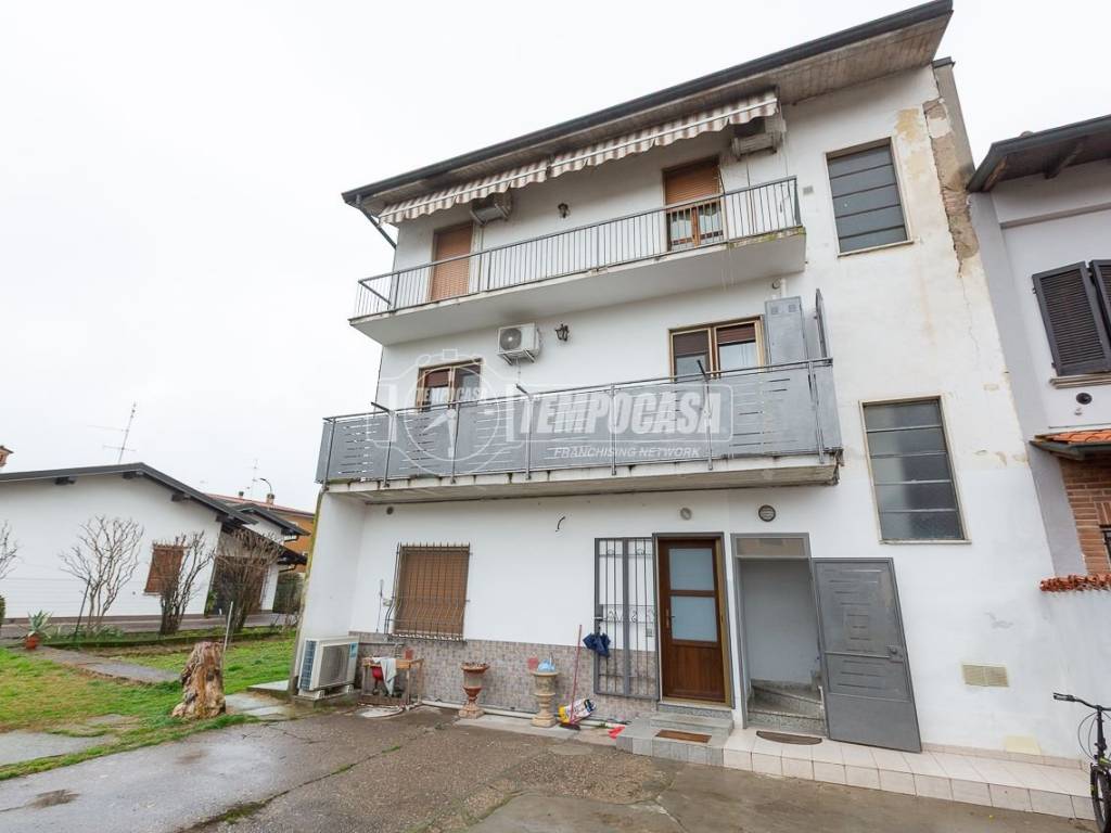 casa indipendente in vendita a Caravaggio
