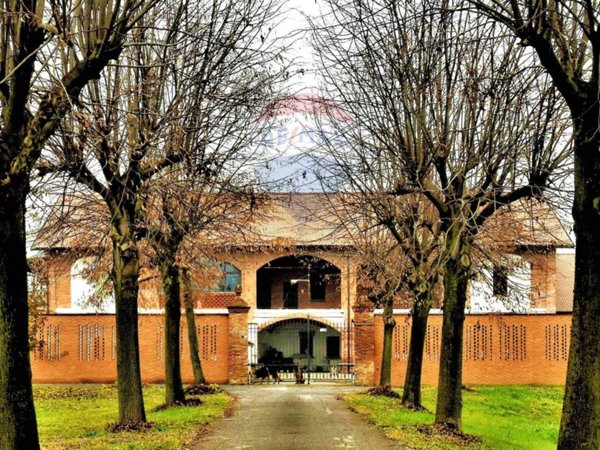 negozio in vendita a Caravaggio