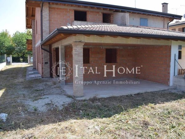 casa indipendente in vendita a Caravaggio