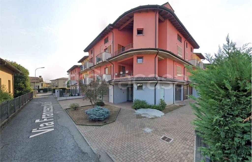 locale commerciale in vendita a Caravaggio