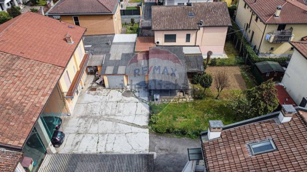 casa indipendente in vendita a Caravaggio