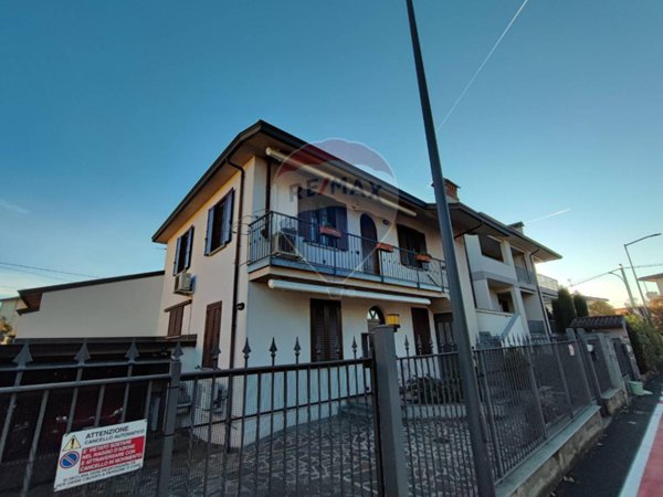 casa indipendente in vendita a Caravaggio