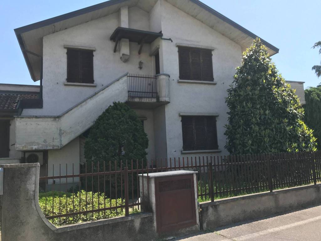 casa indipendente in vendita a Caravaggio
