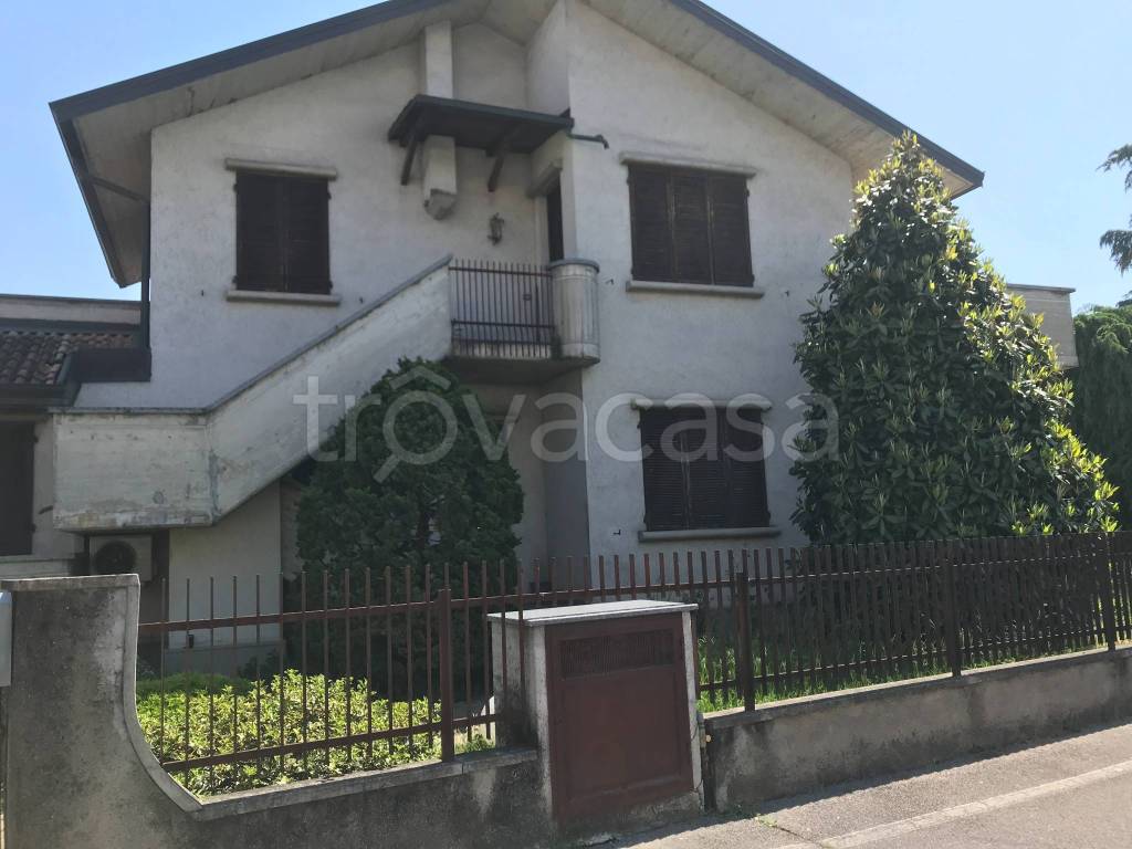 casa indipendente in vendita a Caravaggio