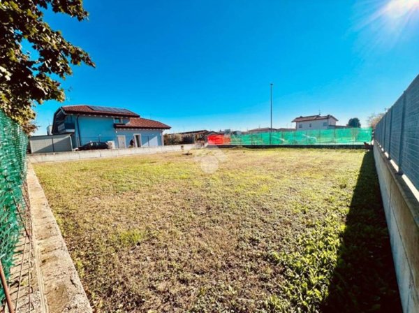 terreno edificabile in vendita a Caravaggio