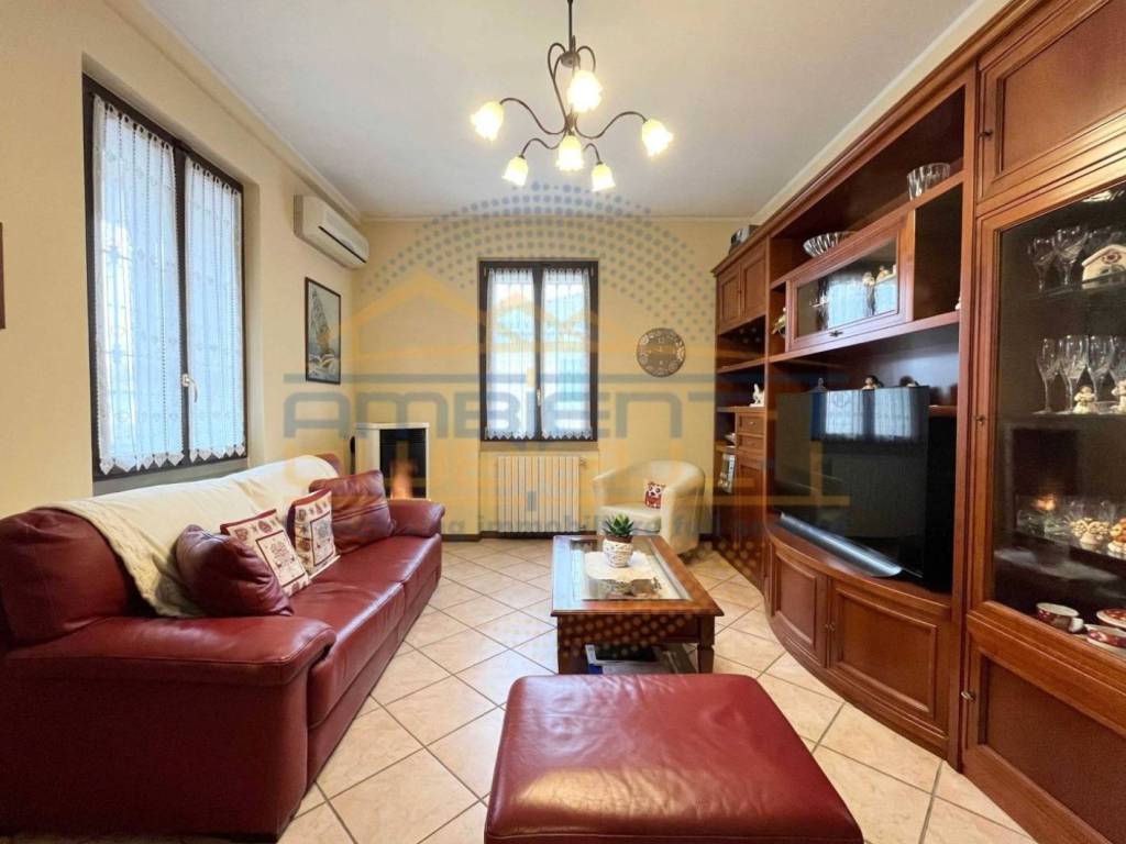casa indipendente in vendita a Caravaggio
