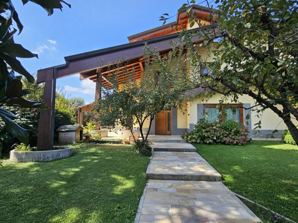 casa indipendente in vendita a Caravaggio