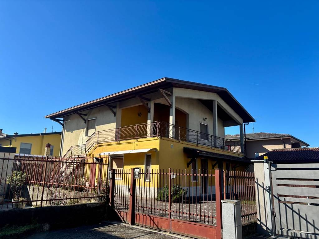 casa indipendente in vendita a Caravaggio