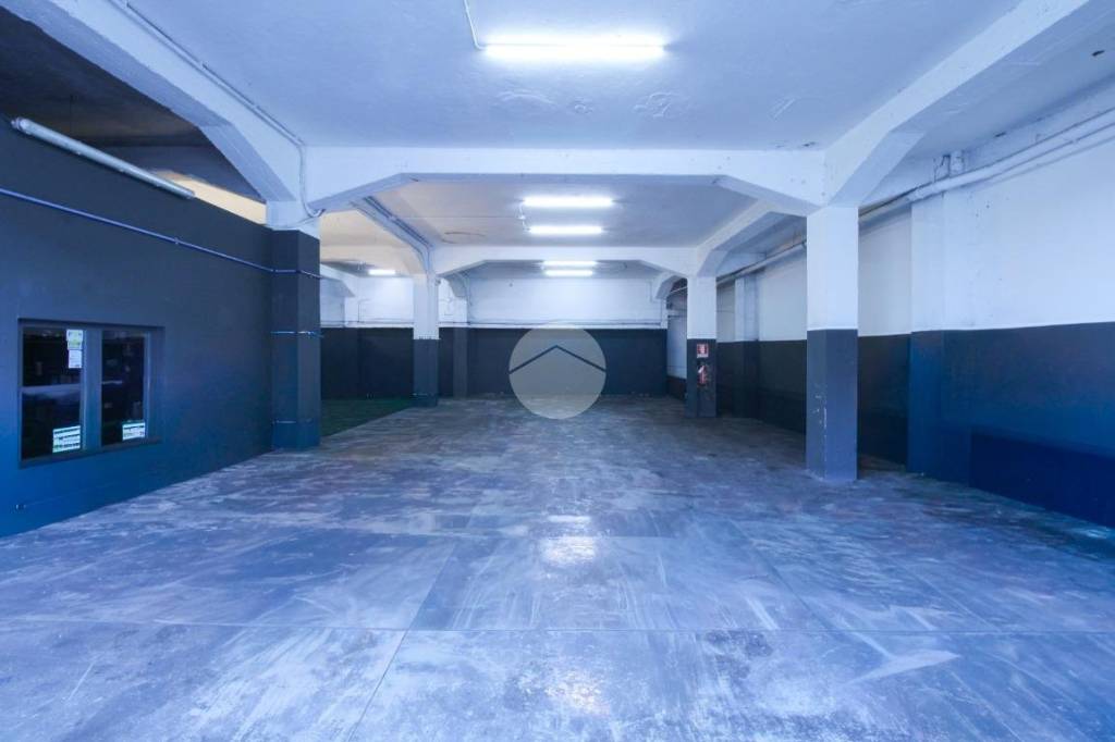 locale commerciale in vendita a Caravaggio