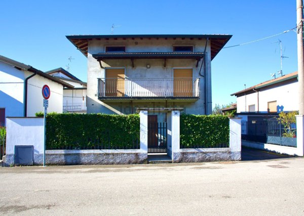 casa indipendente in vendita a Caravaggio