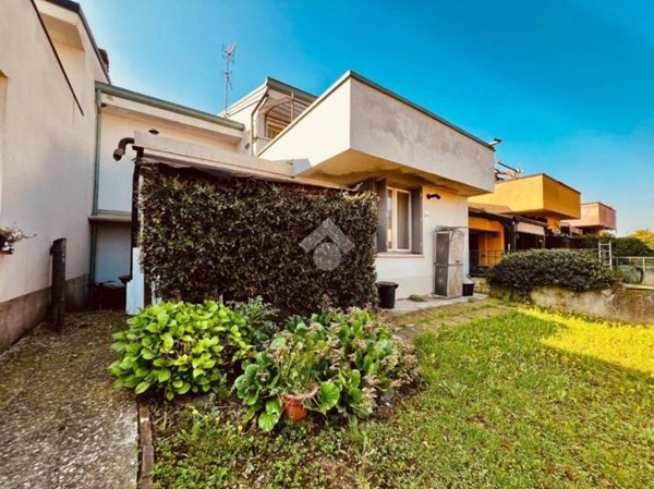 casa indipendente in vendita a Caravaggio