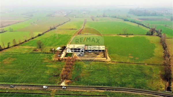 casa indipendente in vendita a Caravaggio