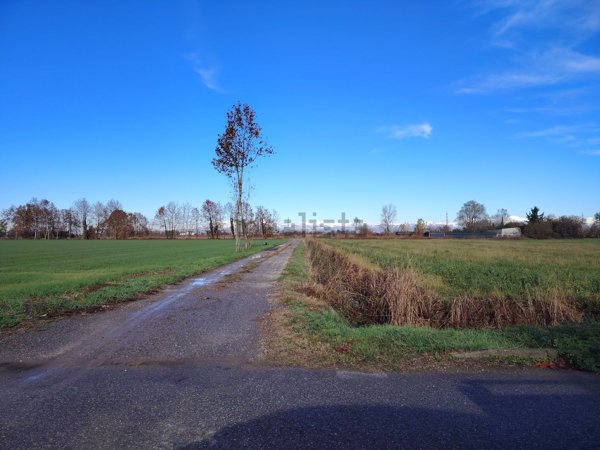 terreno edificabile in vendita a Caravaggio