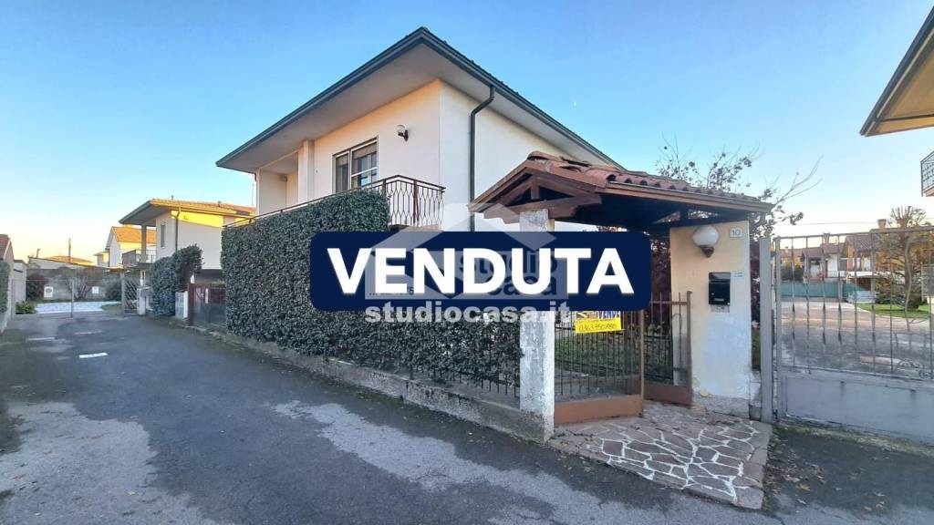 casa indipendente in vendita a Caravaggio