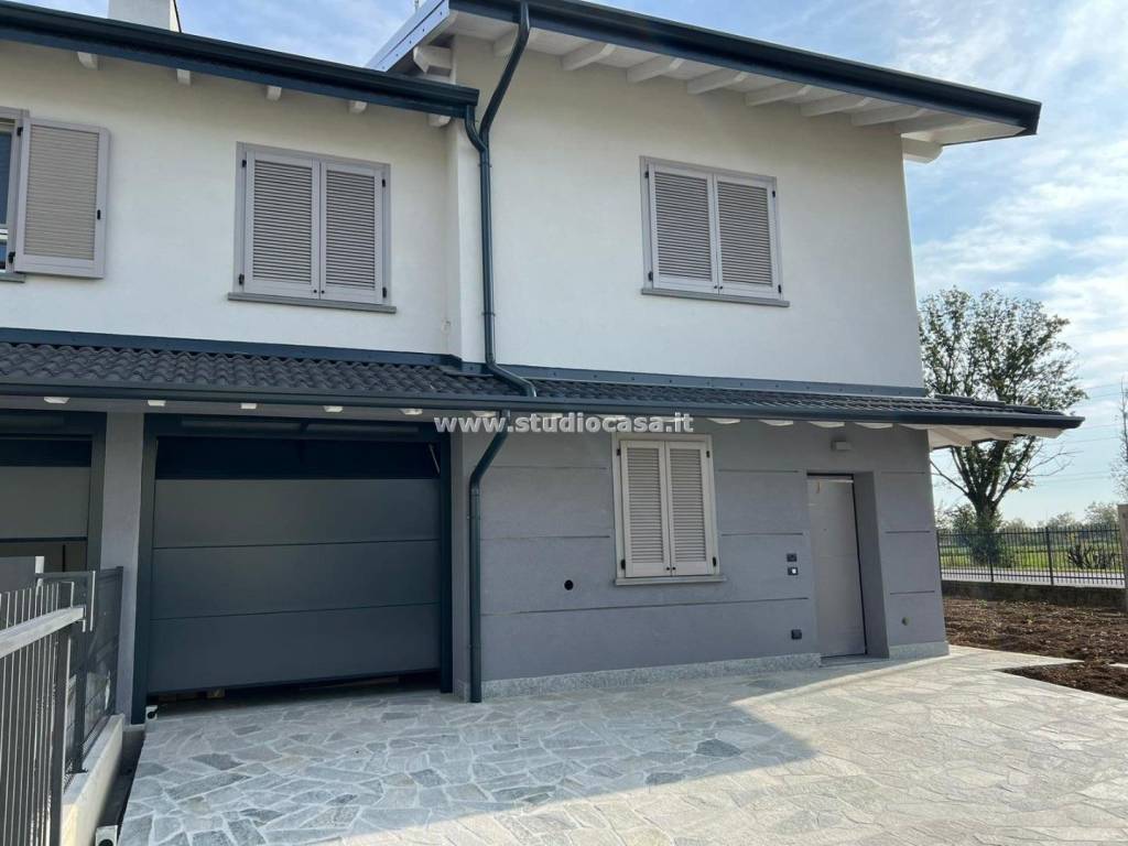 casa indipendente in vendita a Caravaggio