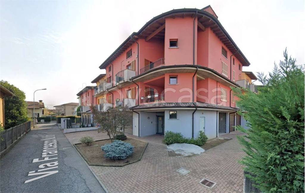 locale commerciale in vendita a Caravaggio