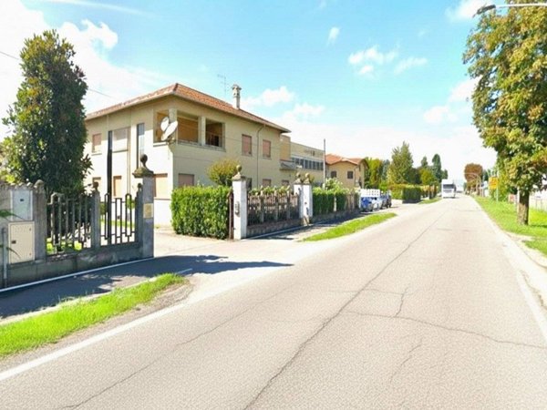 intera palazzina in vendita a Caravaggio