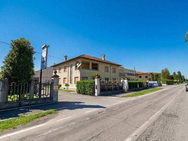 intera palazzina in vendita a Caravaggio