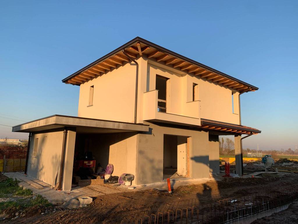 casa indipendente in vendita a Caravaggio