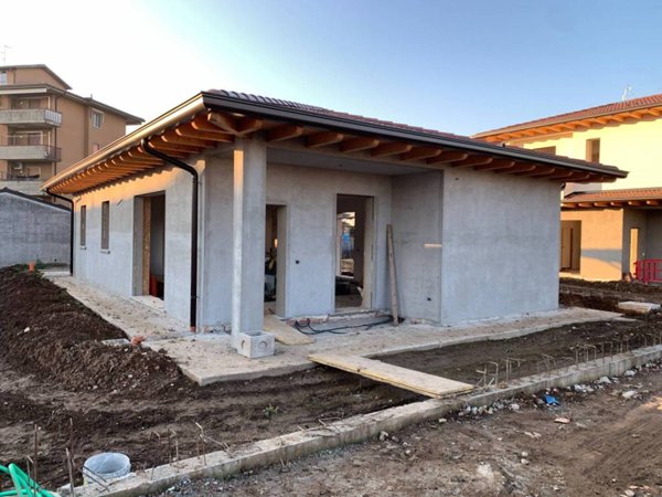 casa indipendente in vendita a Caravaggio