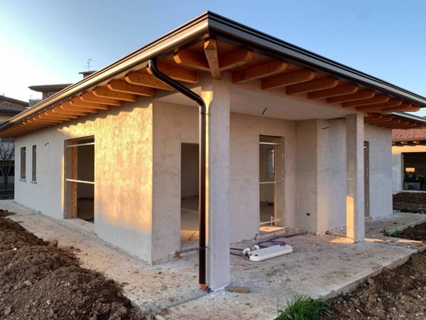 casa indipendente in vendita a Caravaggio