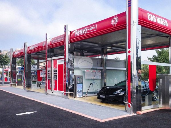 locale commerciale in vendita a Caravaggio