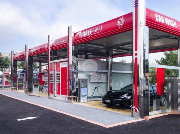 locale commerciale in vendita a Caravaggio