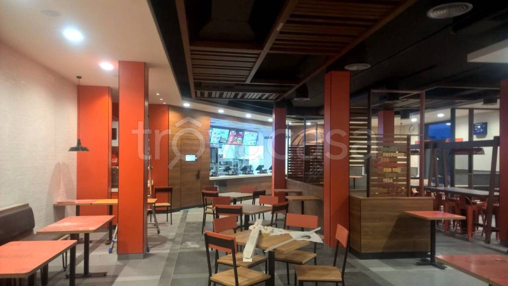 negozio in vendita a Caravaggio