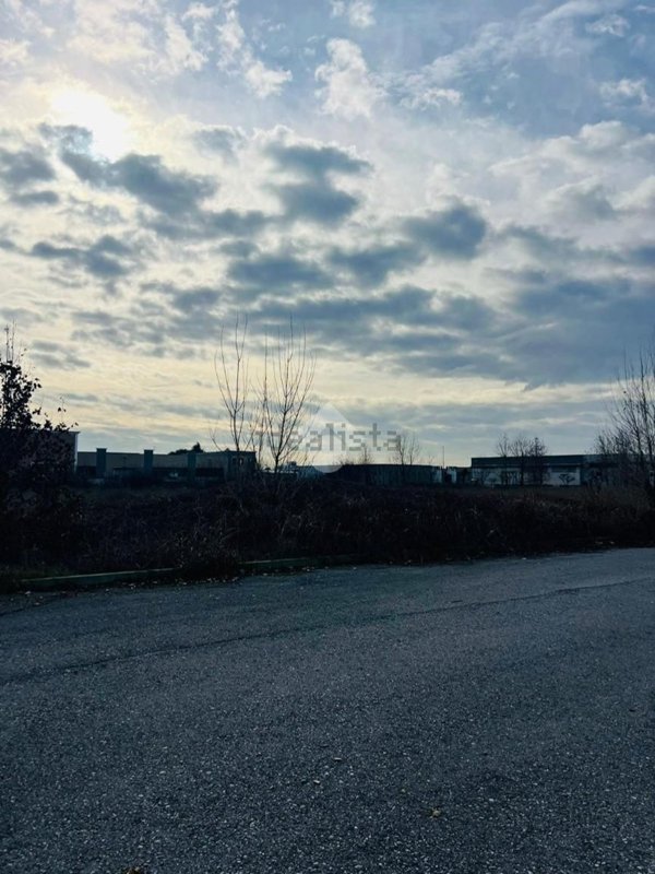 terreno edificabile in vendita a Caravaggio