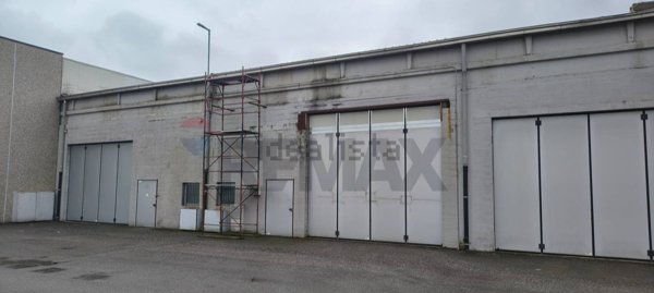 capannone in vendita a Caravaggio