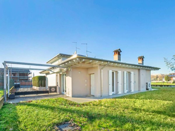 casa indipendente in vendita a Caravaggio