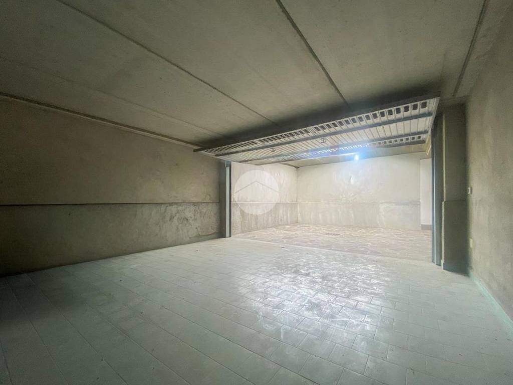 locale commerciale in vendita a Caravaggio