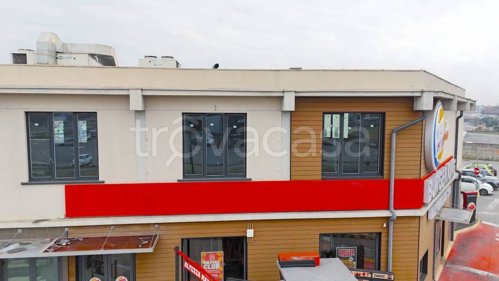 negozio in vendita a Caravaggio