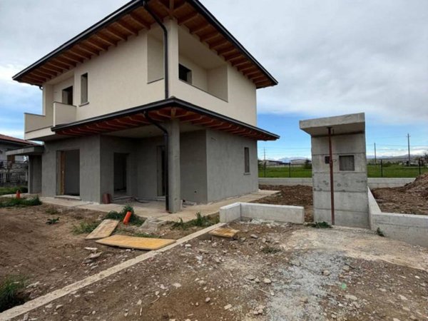 casa indipendente in vendita a Caravaggio