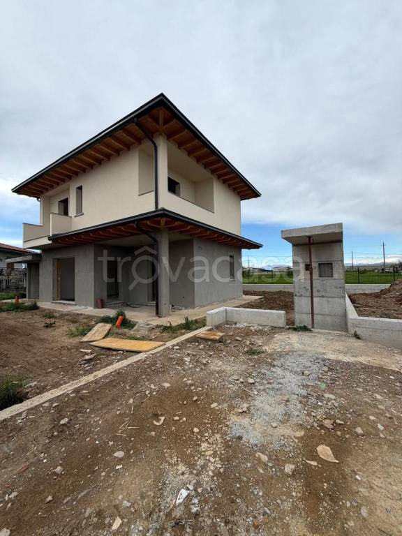 casa indipendente in vendita a Caravaggio