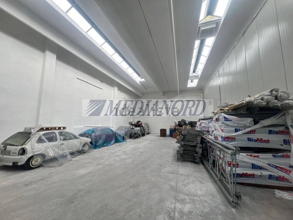 capannone in vendita a Caravaggio