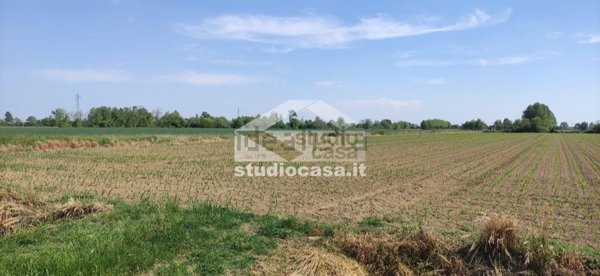 terreno edificabile in vendita a Caravaggio