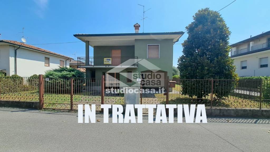 casa indipendente in vendita a Caravaggio