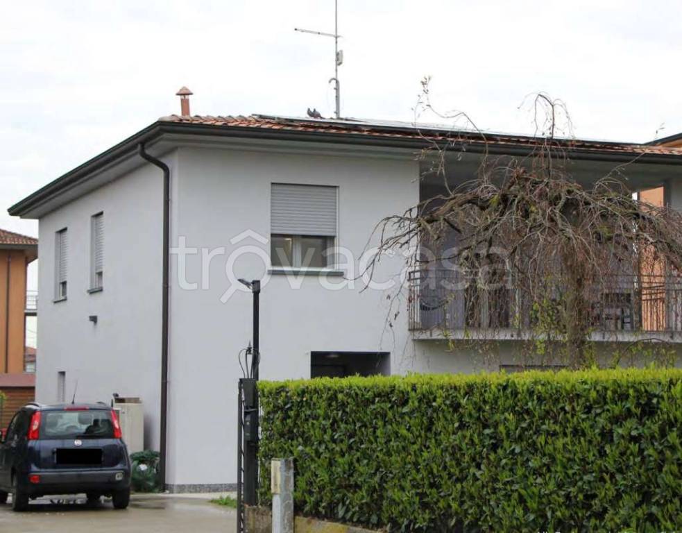 casa indipendente in vendita a Caravaggio